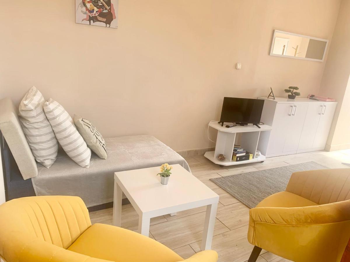 Lelle -Kert Apartman 03 Balatonlelle Exterior foto