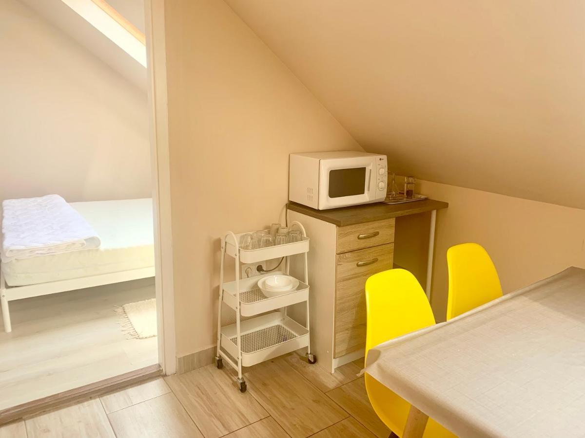 Lelle -Kert Apartman 03 Balatonlelle Exterior foto